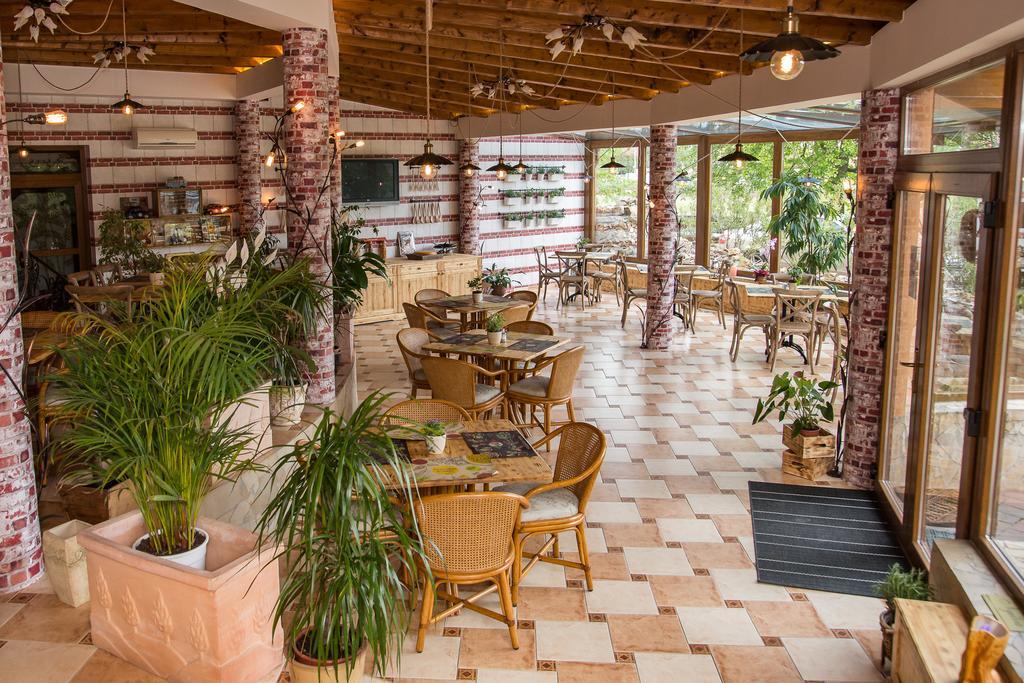 Platan Garden Rooms & Restaurant Hajduszoboszlo Exterior photo